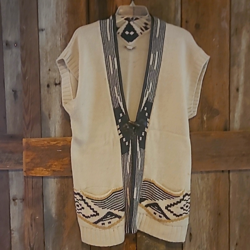 Sweater vest